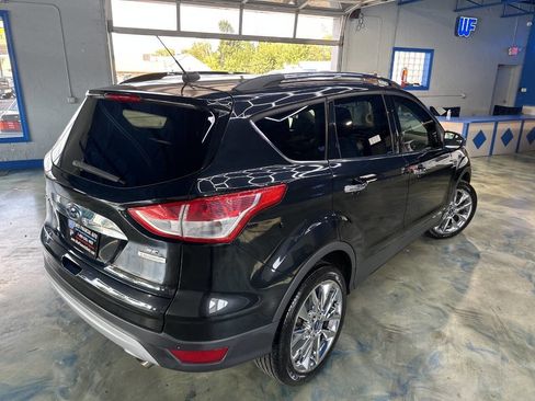 Used 2015 Ford Escape SE w/ SE Chrome Package image 2