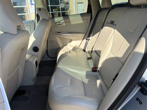 Used 2011 Volvo XC60 T6 image 24