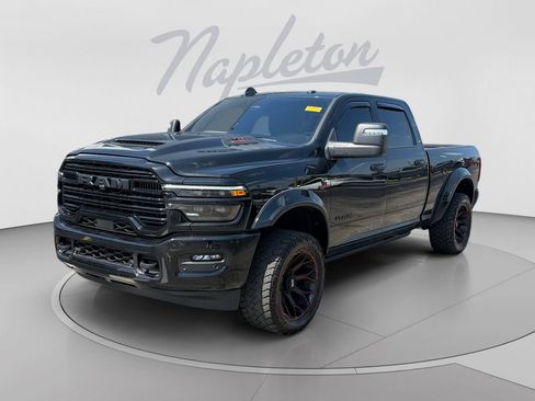 Used 2025 RAM 2500 Laramie AWD/4WD image 1