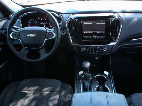 Used 2023 Chevrolet Traverse LT FWD image 32