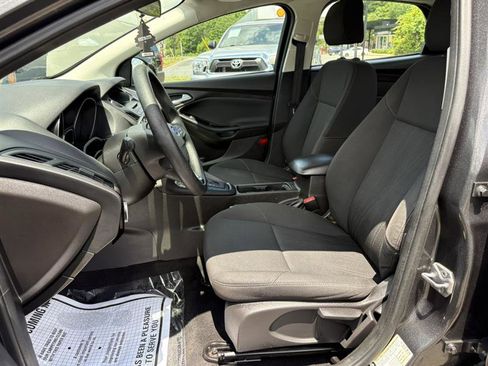 Used 2016 Ford Focus SE FWD image 7