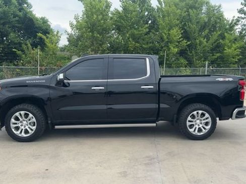 Used 2022 Chevrolet Silverado 1500 LTZ w/ Technology Package AWD/4WD image 3