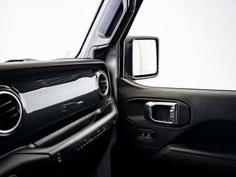 Used 2023 Jeep Wrangler Unlimited Rubicon 392 image 34