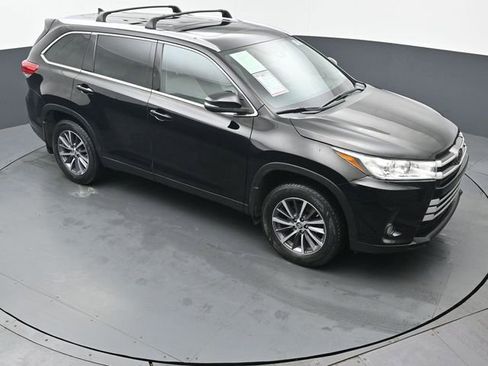 Certified 2019 Toyota Highlander XLE image 45