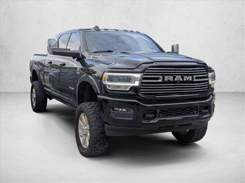 Used 2022 RAM 2500 Laramie AWD/4WD image 3