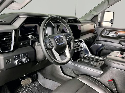Used 2024 GMC Sierra 2500 Denali w/ Denali Reserve Package AWD/4WD image 17