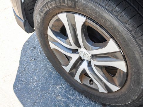 Certified 2016 Toyota RAV4 LE FWD image 12