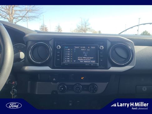 Used 2018 Toyota Tacoma SR5 image 12