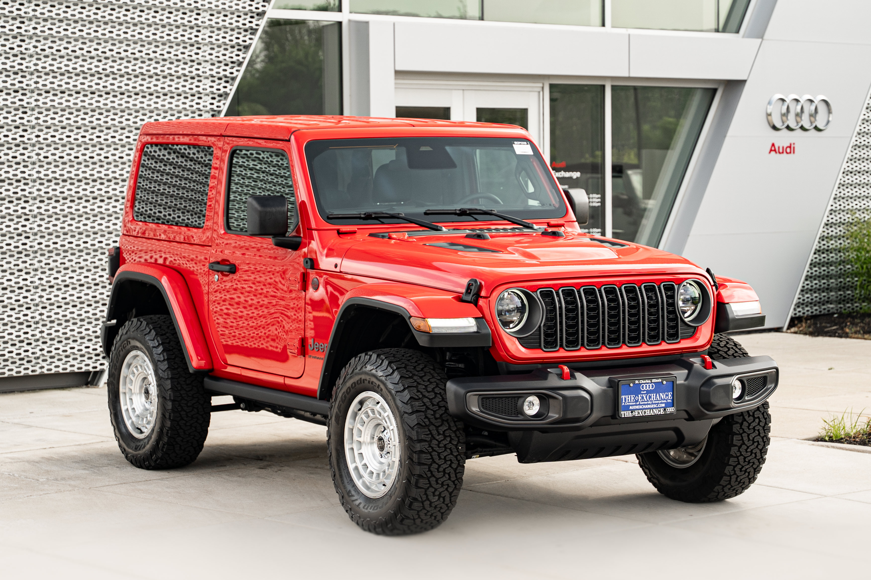 Used 2026 Jeep Wrangler Rubicon AWD/4WD image 2