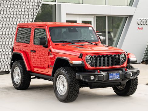 Used 2026 Jeep Wrangler Rubicon AWD/4WD image 2