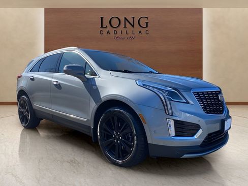 Used 2023 Cadillac XT5 Premium Luxury w/ Technology Package AWD/4WD image 7