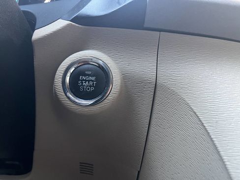 Used 2014 Toyota Venza LE image 35