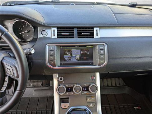 Used 2017 Land Rover Range Rover Evoque SE image 15