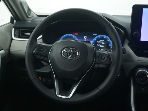 Used 2025 Toyota RAV4 Limited image 17
