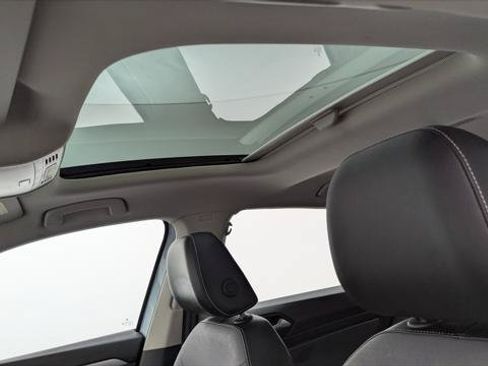 Used 2025 Volkswagen Jetta SE w/ Sunroof Package FWD image 26