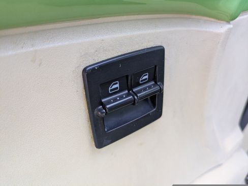 Used 2003 Volkswagen Beetle GLX image 17