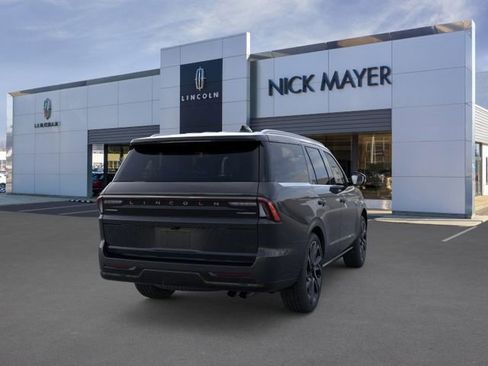 New 2026 Lincoln Navigator Reserve AWD/4WD image 9