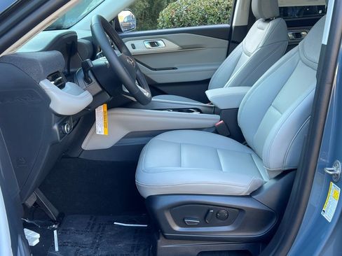 New 2026 Ford Explorer Active w/ Active Comfort Package image 16