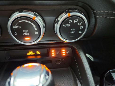 Used 2022 MAZDA MX-5 Miata Grand Touring w/ Weather Package RWD image 24