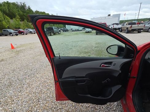 Used 2014 Chevrolet Sonic LS FWD image 7