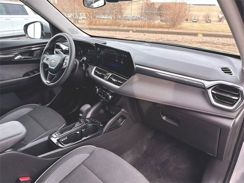Used 2025 Chevrolet TrailBlazer LT w/ Driver Confidence Package image 27