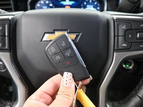 Used 2025 Chevrolet Silverado 1500 LT AWD/4WD image 34