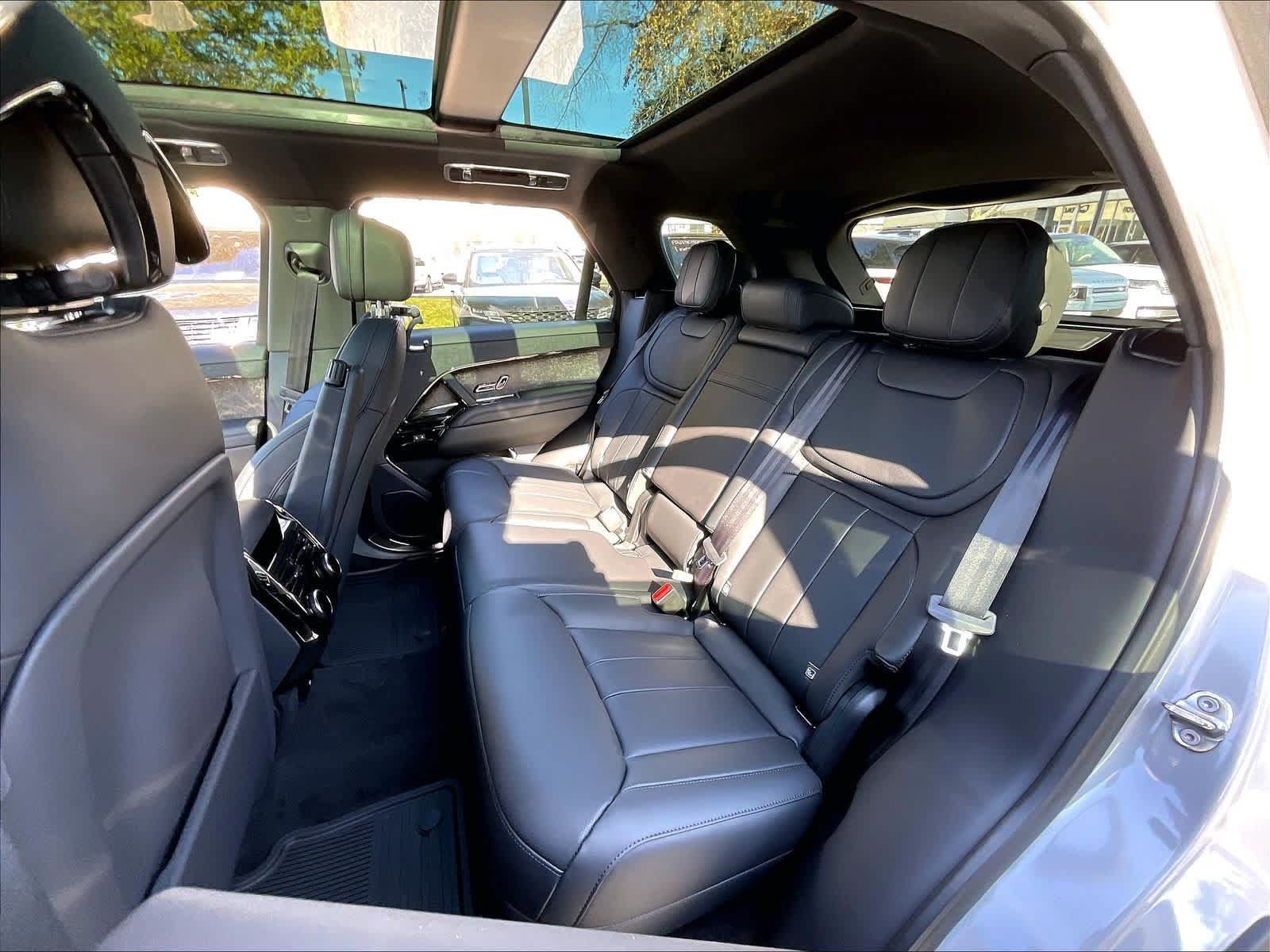 New 2026 Land Rover Range Rover Sport Dynamic SE AWD/4WD image 12
