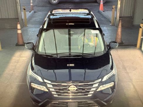 Used 2026 Nissan Rogue Platinum w/ Platinum Premium Package AWD/4WD image 2
