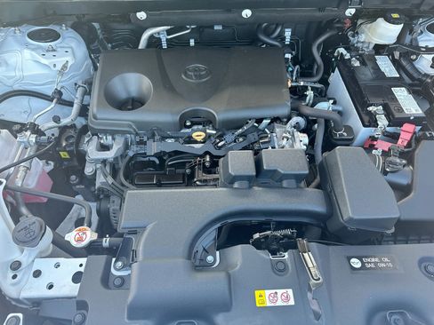 Used 2025 Toyota RAV4 LE AWD/4WD image 32
