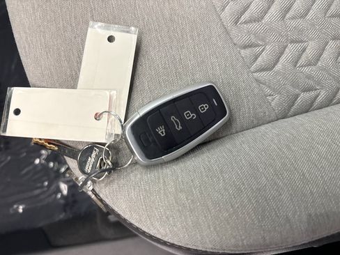 Used 2023 Chevrolet Equinox LS w/ LS Convenience Package FWD image 21