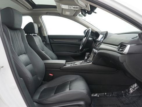 Used 2020 Honda Accord EX-L image 10