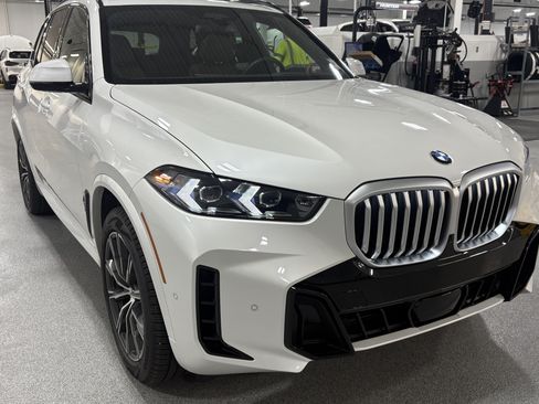 Used 2026 BMW X5 xDrive40i AWD/4WD image 2