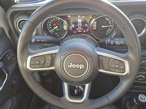 Used 2023 Jeep Wrangler Unlimited Sahara AWD/4WD image 8