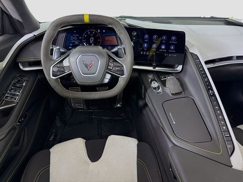 Used 2021 Chevrolet Corvette Stingray Premium Conv w/ Z51 Performance Package image 22