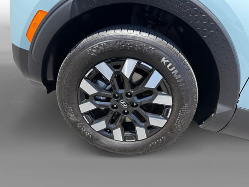 Certified 2025 Hyundai Santa Cruz SE FWD image 9