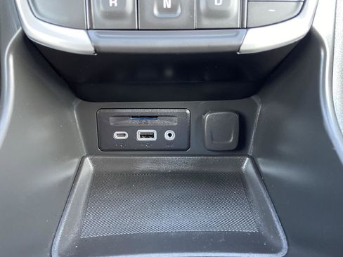 Used 2023 GMC Terrain SLT image 29