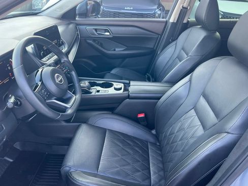 Certified 2023 Nissan Rogue Platinum w/ Platinum Premium Package AWD/4WD image 4