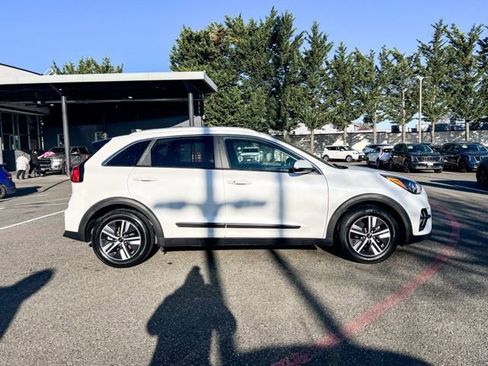 Certified 2022 Kia Niro LXS w/ Digital Cluster Package image 7