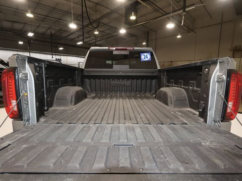 Used 2024 GMC Sierra 1500 SLT w/ SLT Premium Plus Package image 25