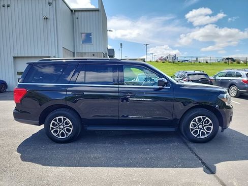 Used 2024 Ford Expedition XLT AWD/4WD image 9
