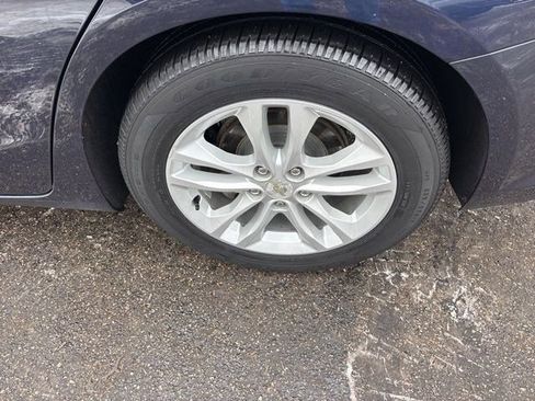 Used 2016 Chevrolet Malibu LT image 44