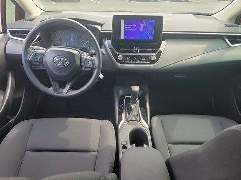 Used 2025 Toyota Corolla LE FWD image 15