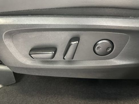 Used 2025 Nissan Pathfinder SL AWD/4WD image 22