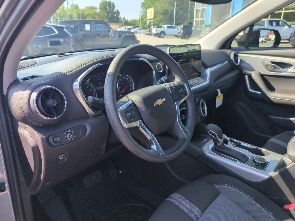 New 2026 Chevrolet Blazer LT w/ Convenience Package FWD image 14