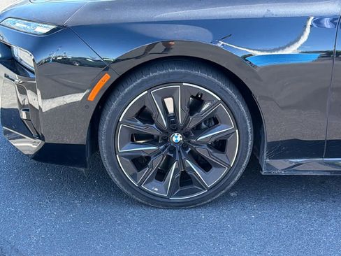 Used 2023 BMW 760i xDrive w/ Executive Package AWD/4WD image 9