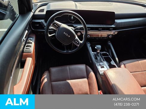 Used 2025 Kia Telluride SX w/ SX Captain's Chair Package FWD image 6