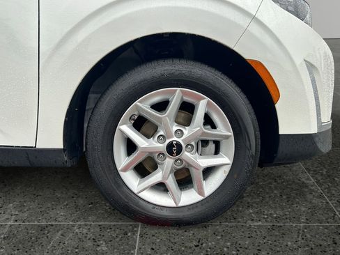 Used 2025 Kia Soul S FWD image 10