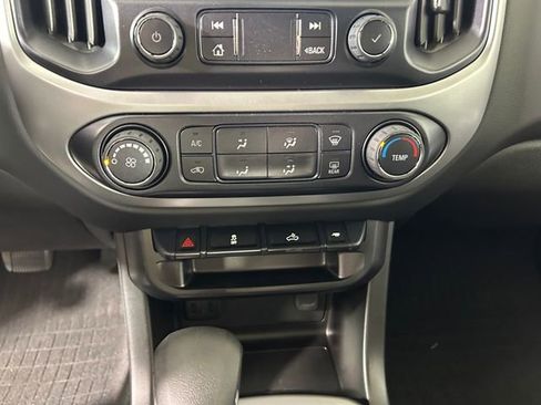 Used 2022 Chevrolet Colorado LT w/ LT Convenience Package image 24