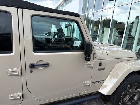 Used 2016 Jeep Wrangler Unlimited Sahara AWD/4WD image 13