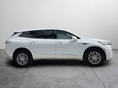 Used 2024 Buick Enclave Essence FWD image 5